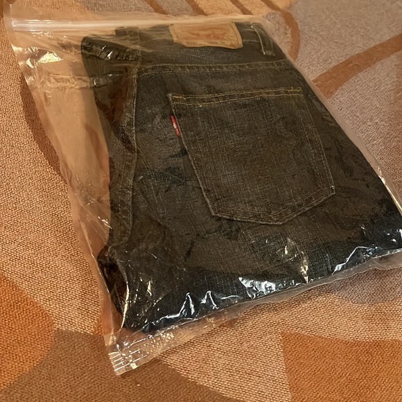 EUC Levi 505 Red Tag Girl’s 12 Slim, 24x26 - Picture 10 of 11